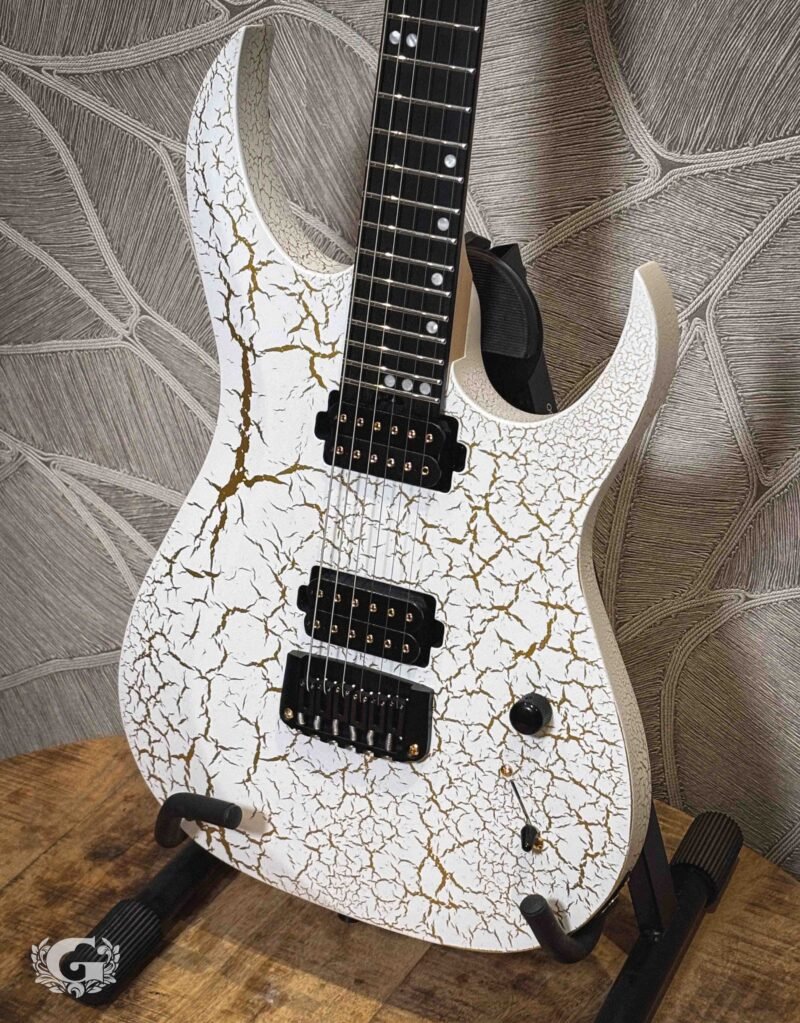 Schecter USA Sunset Extreme White and Gold Satin Crackle