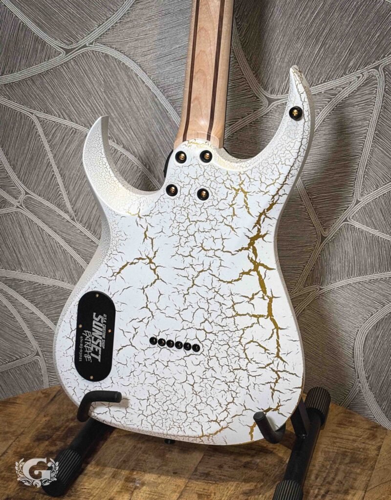 Schecter USA Sunset Extreme White and Gold Satin Crackle