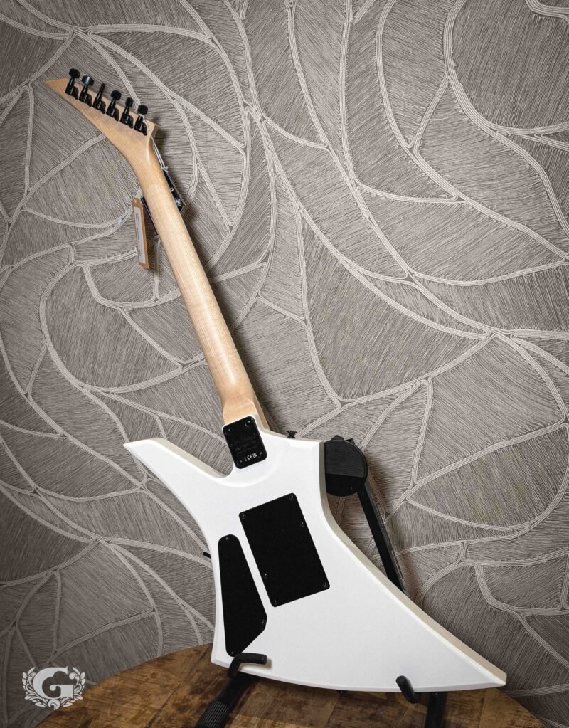 Jackson JS32 Kelly Snow White
