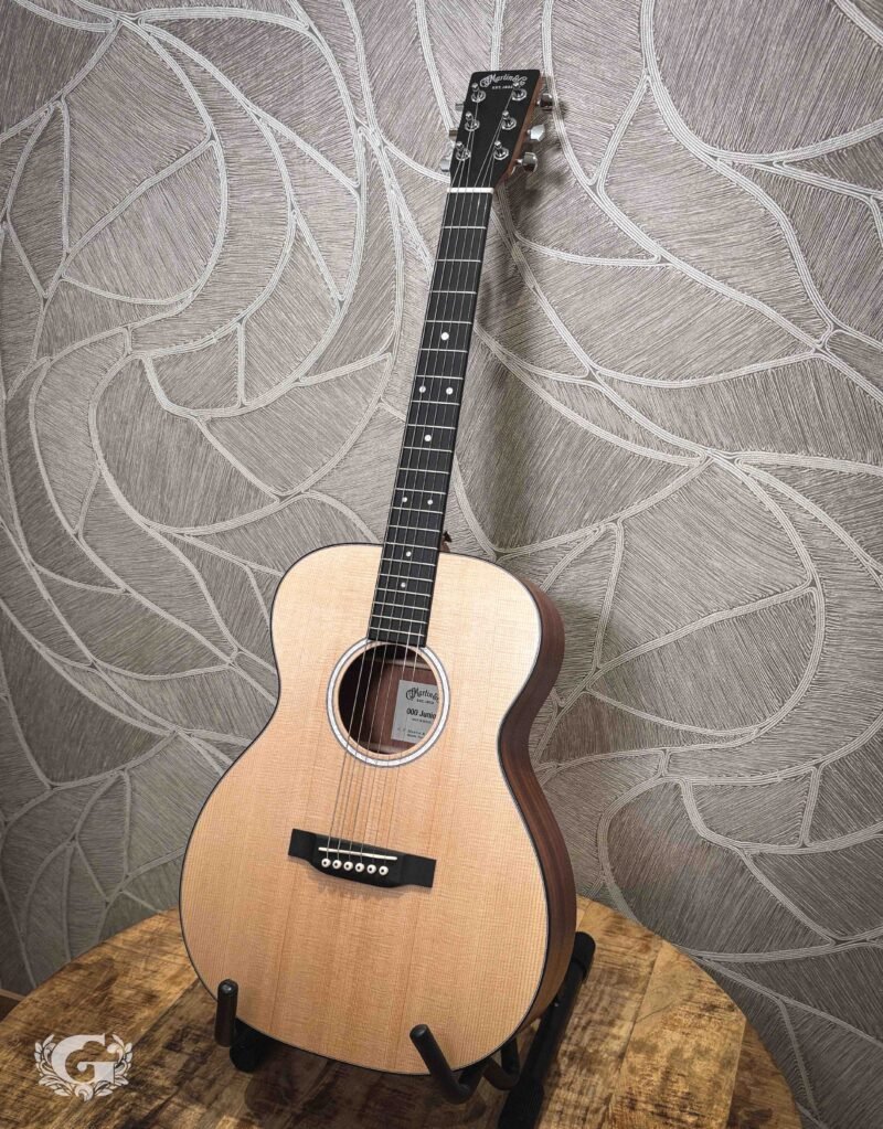 000_Junior-2 Martin 000JR-10