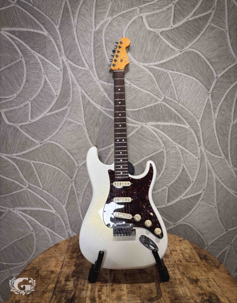 Fender American Ultra Stratocaster Arctic Pearl / OCCASION
