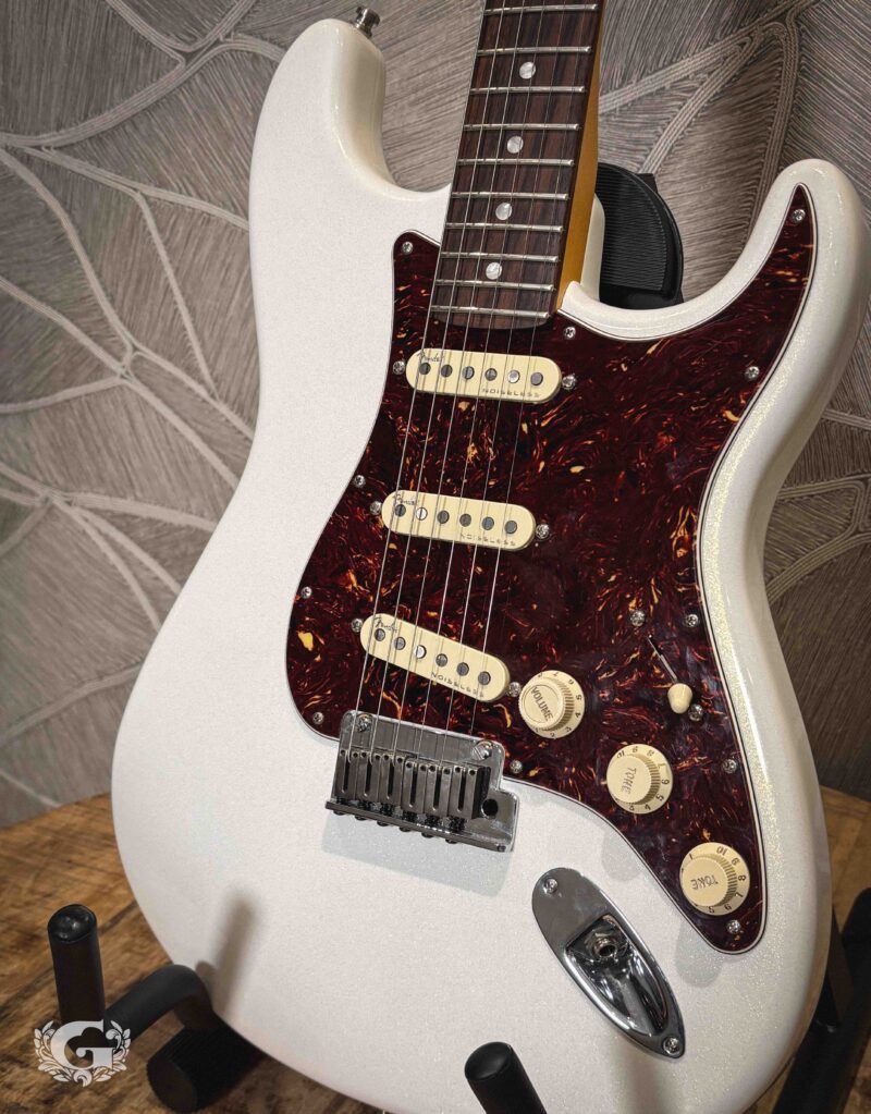 Fender American Ultra Stratocaster Arctic Pearl / OCCASION