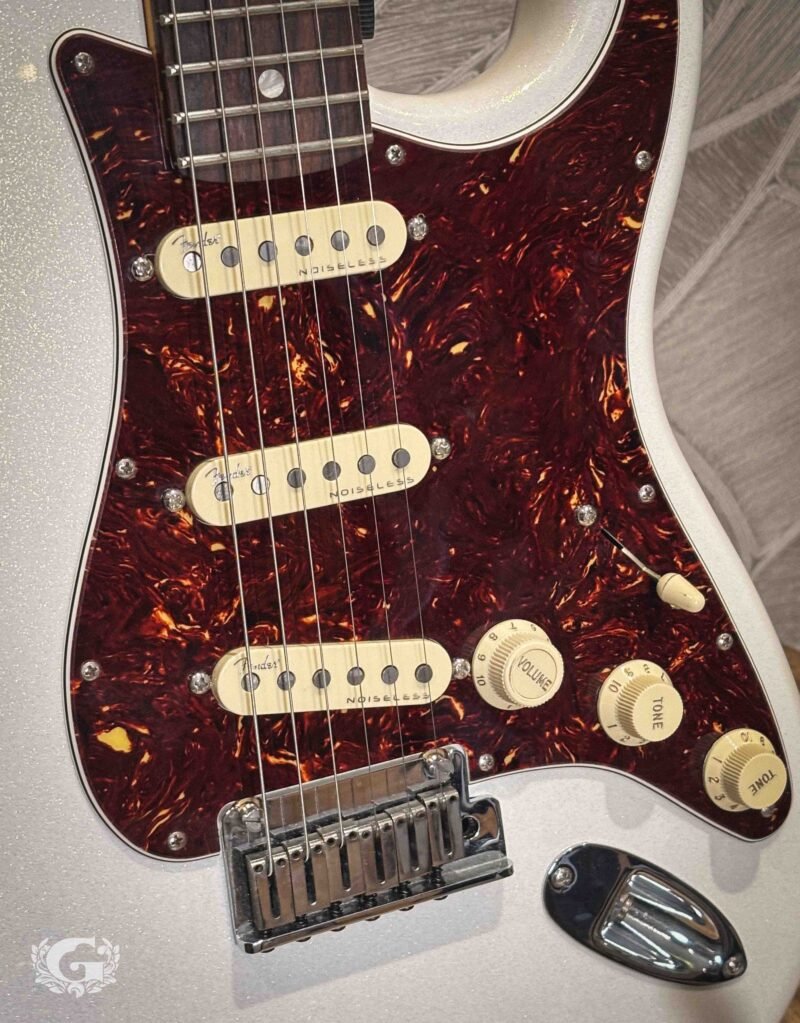 Fender American Ultra Stratocaster Arctic Pearl / OCCASION